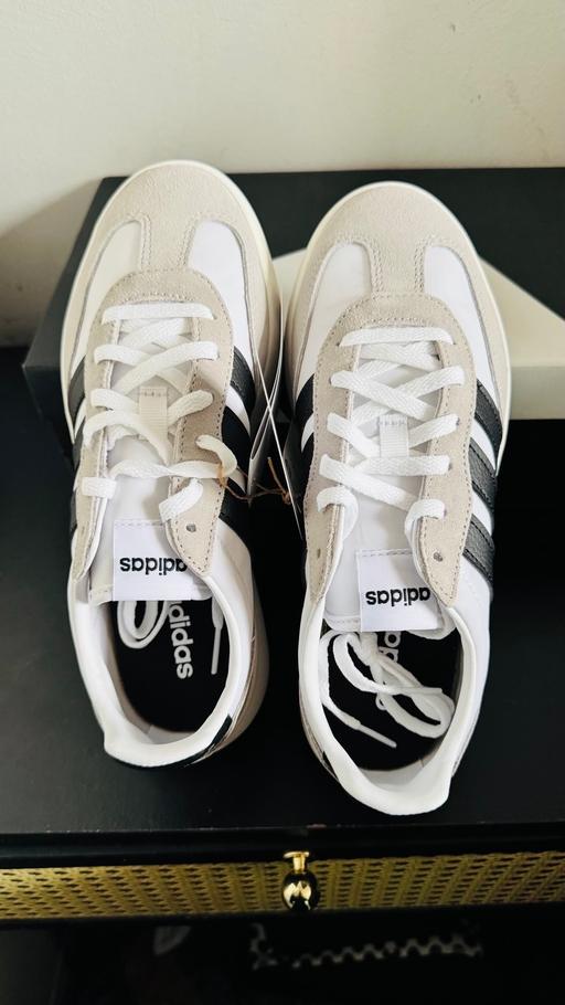 Buy & Sell East Dulwich South East London - Photos for White adidas samba women trainers