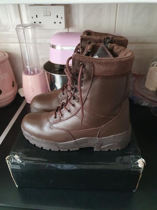 Buy & Sell Upper Gornal Dudley - Photos for men's brown boots Savage island