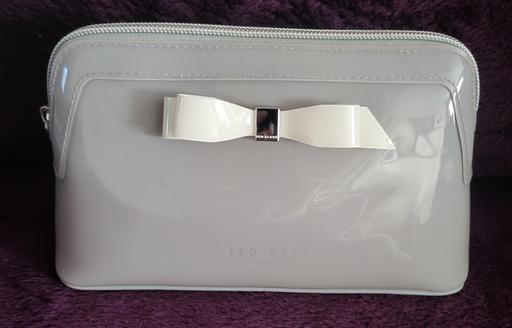 Buy & Sell Wednesfield Wolverhampton - Photos for TED Baker Aimee Glossy Bow Makeup Bag.