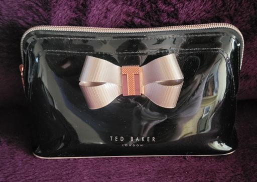 Buy & Sell Wednesfield Wolverhampton - Photos for Ted Baker Aimee Curve Bow Makeup Bag