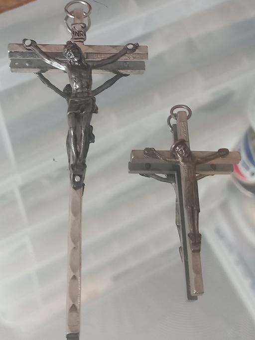 Buy & Sell Thatto Heath Saint Helens - Photos for 2 vintage italian jesus crucifix pendants