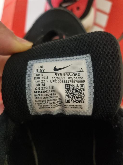 Buy & Sell Notting Hill West London - Photos for nike snickers girls size uk 3