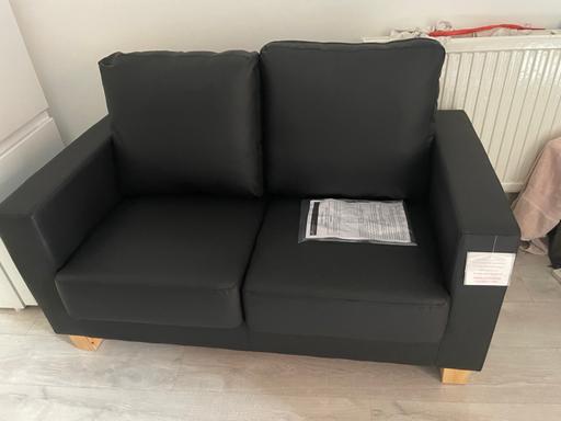 Buy & Sell Wapping East London - Photos for 2 seater leather sofa