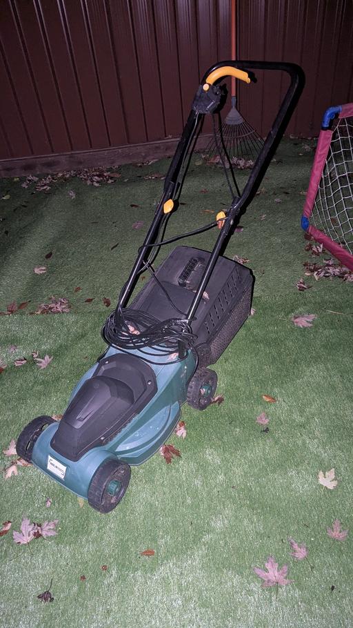 Buy & Sell Lower Earley Wokingham - Photos for Hawksmoor 1200W 32cm Electric Lawnmower 230V