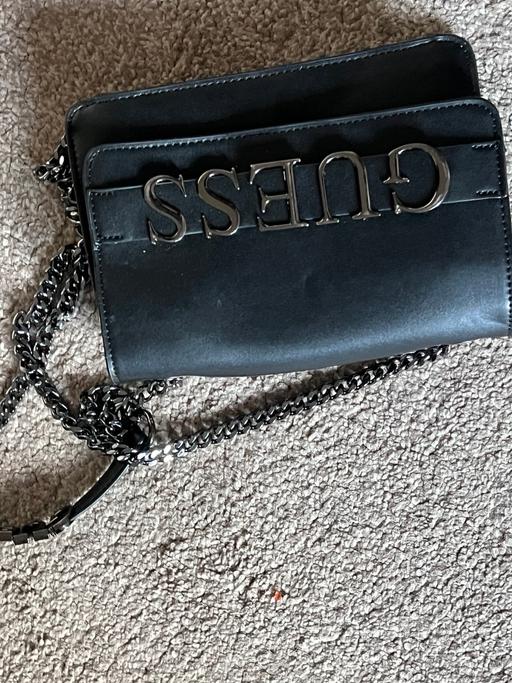 Buy & Sell - Photos for Guess crossbody bag