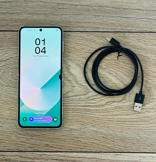 Buy & Sell Lye Dudley - Photos for Samsung Galaxy Z Flip6 - 512GB Unlocked