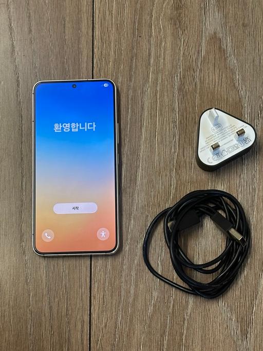 Buy & Sell Lye Dudley - Photos for Samsung Galaxy S22 - 128GB Unlocked 5G