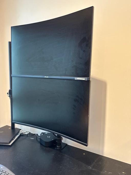 Buy & Sell King`s Cross Central London - Photos for 3 27 inch gaming monitors with stand