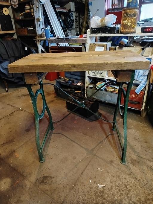 Buy & Sell Tame Valley Industrial Estate Tamworth - Photos for Vintage Heavy Duty Cast Iron & Wood Workbench
