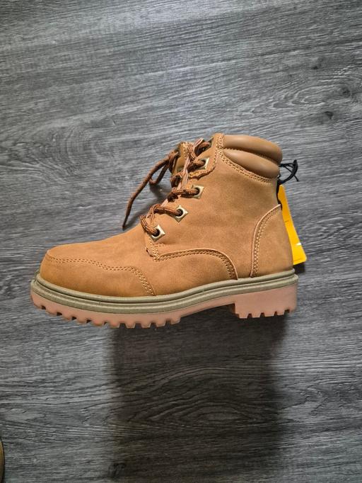 Buy & Sell Crumpsall Manchester - Photos for new Boys Boots brand new