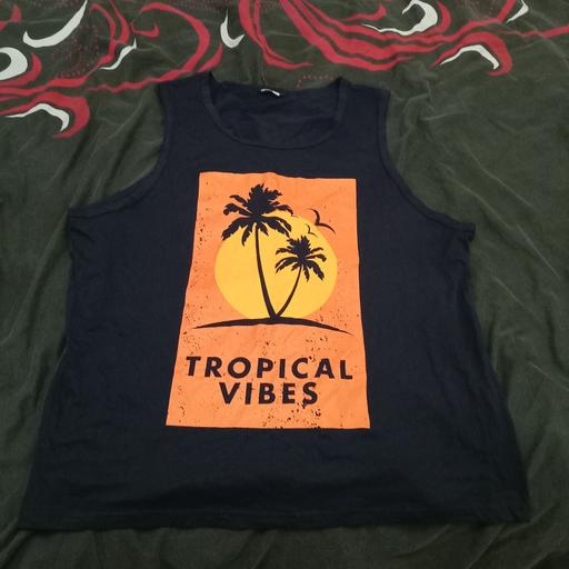 Buy & Sell Waltham Forest East London - Photos for 6 T-shirts bundle & hat bundle