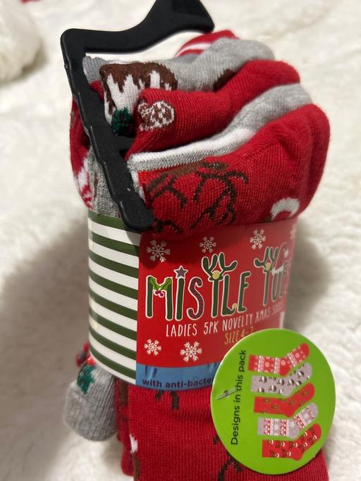 Buy & Sell Broadgreen Knowsley - Photos for Xmas socks, 5 pack . ladies. Size 4-7. New.