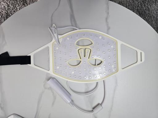 Buy & Sell Oxley Wolverhampton - Photos for Red light face mask