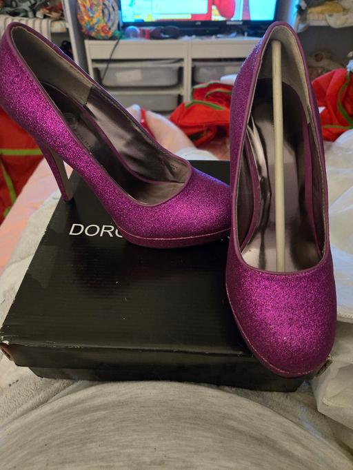 Buy & Sell Northfield Birmingham - Photos for Pink sparkly high heeled size 5