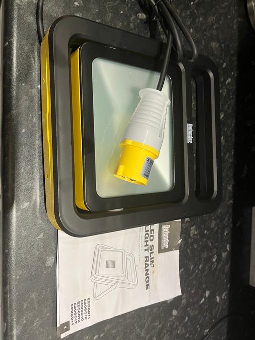 Buy & Sell Stone Cross Wealden - Photos for Slim flood light