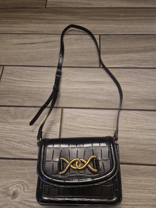 Buy & Sell Scholes Rotherham - Photos for Small black shoulder strap bag