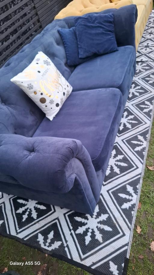 Buy & Sell Wednesfield Wolverhampton - Photos for Chesterfield 3 Seater Sofa..🎄🎄🎄