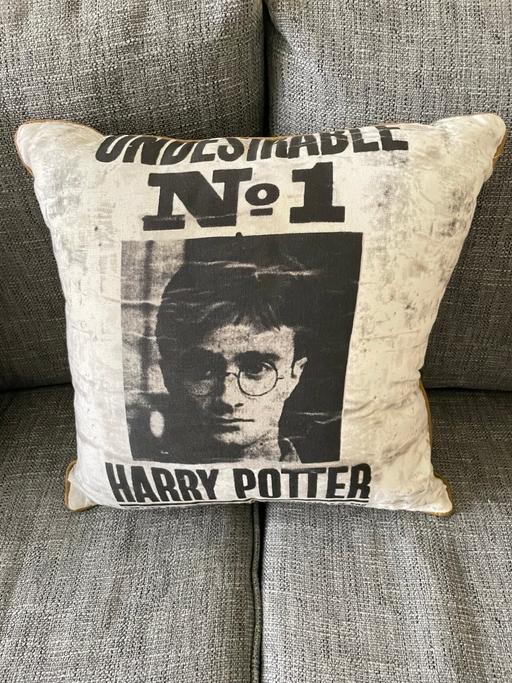 Buy & Sell Amblecote Dudley - Photos for Harry Potter cushion