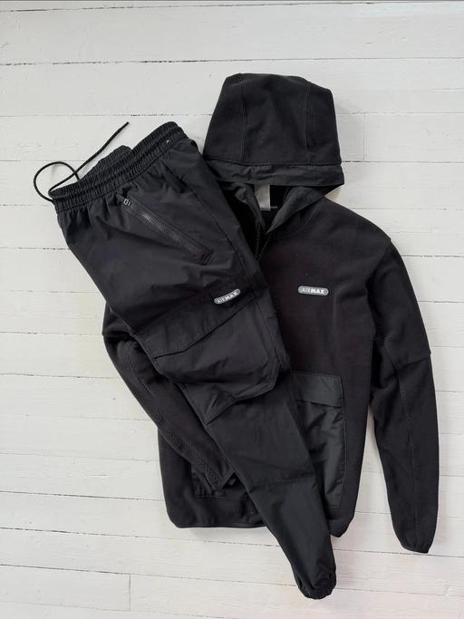 Buy & Sell New Lodge Barnsley - Photos for nike air max full tracksiut medium size black