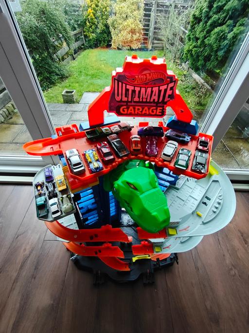 Buy & Sell Croydon Town Centre Croydon - Photos for Hot wheels ultimate garage