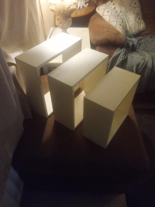 Buy & Sell Kings Heath Birmingham - Photos for 3 block shelves cream