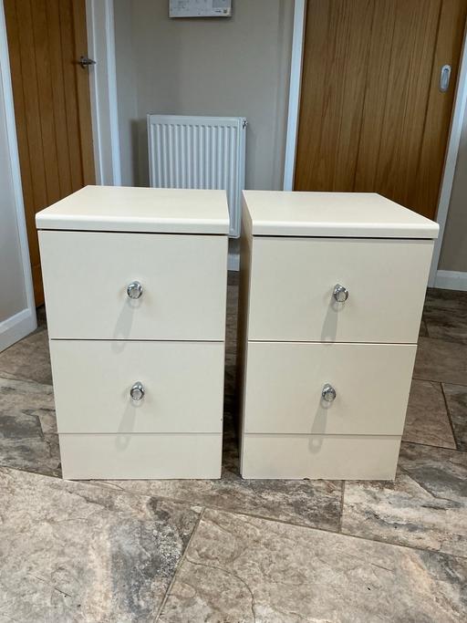 Buy & Sell Grayshott East Hampshire - Photos for TWO MATCHING BEDSIDE DRAWER UNITS