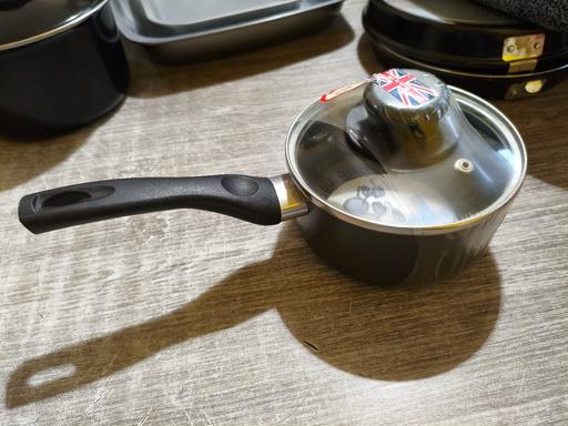 Buy & Sell The Globe Centre Hyndburn - Photos for Non stick pot Pendeford sapphire collection