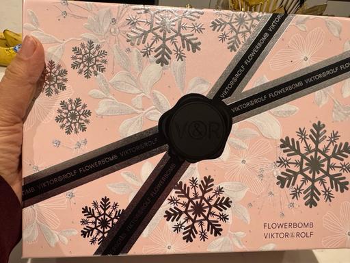 Buy & Sell Uxbridge Hillingdon - Photos for FLOWERBOMB VICTOR & ROLF