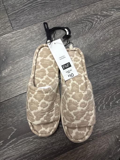 Buy & Sell Woodsetton Dudley - Photos for Ladies slippers new