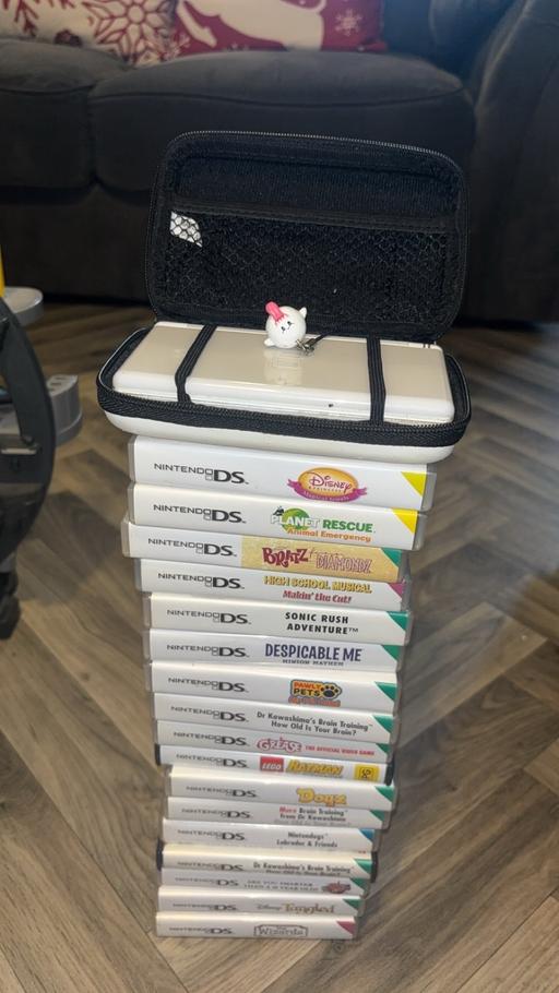 Buy & Sell Lee Chapel North Basildon - Photos for Nintendo DS console and case with games bundl