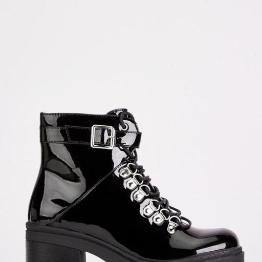 Buy & Sell Longsight Manchester - Photos for heeled patent boots