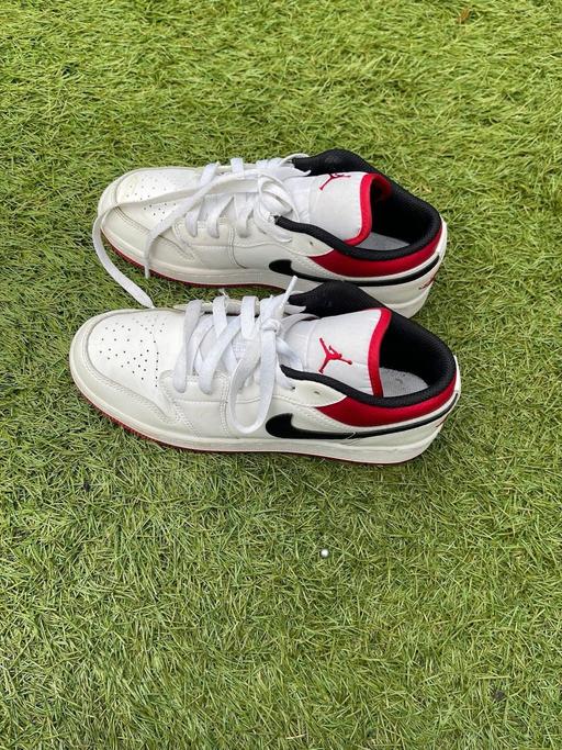 Buy & Sell Radcliffe Bury - Photos for Nike trainers size 5.5