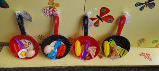 Buy & Sell Westcliff-on-Sea Southend-on-Sea - Photos for Frying pan with food and utensils