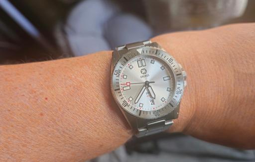 Buy & Sell Giffnock Glasgow - Photos for Erebus origin 38mm sunburst silver watch