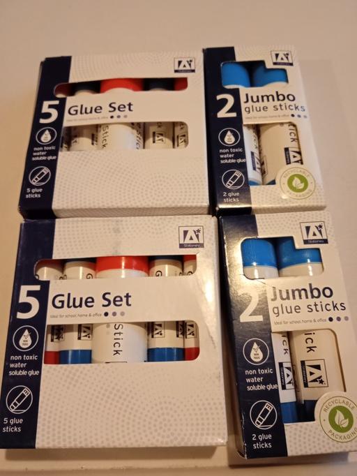 training Horncastle East Lindsey - Photos for joblot of Glue sets