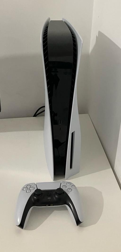 Buy & Sell Laindon Basildon - Photos for PS5 with controller (unboxed)