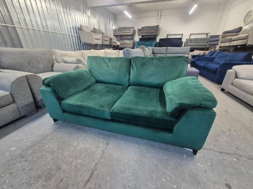 Buy & Sell Blakenhall Wolverhampton - Photos for DFS Euphoria Sensual Velvet 2-Seater Sofa