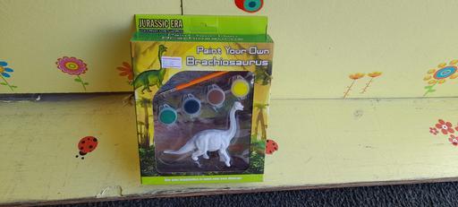 Classes Westcliff-on-Sea Southend-on-Sea - Photos for Paint your own dinosaur