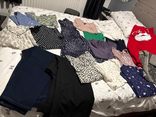 Buy & Sell Woodsetton Dudley - Photos for Large bundle of ladies clothes