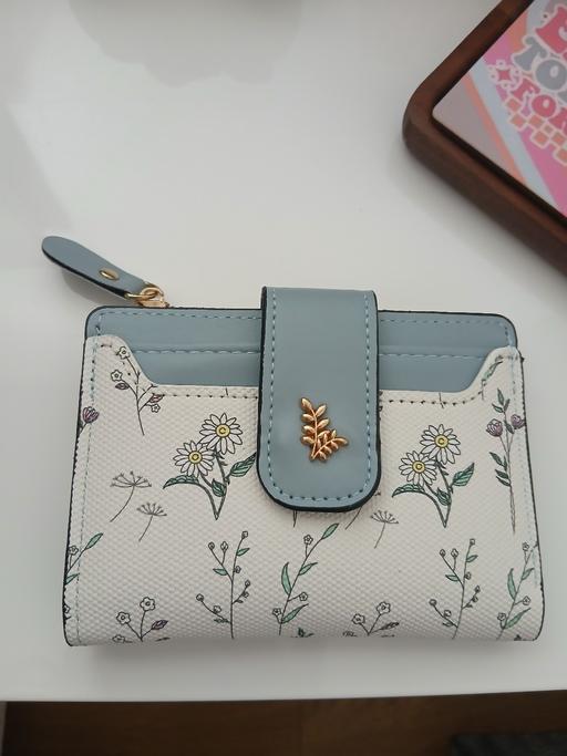 Buy & Sell Radcliffe Bury - Photos for Purse New