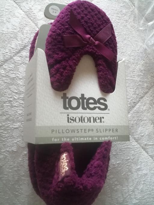 Buy & Sell Moseley Village Wolverhampton - Photos for New Totes isotoner ladies slippers