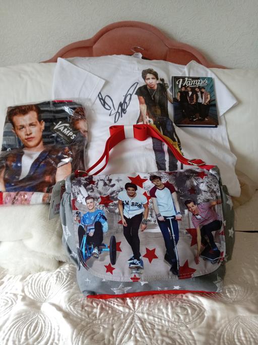 Buy & Sell Aintree Sefton - Photos for Vamps Collectable Memorabilia