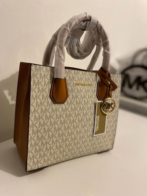 Buy & Sell Arnos Grove North London - Photos for Michael Kors Mercer Handbag in Vanilla
