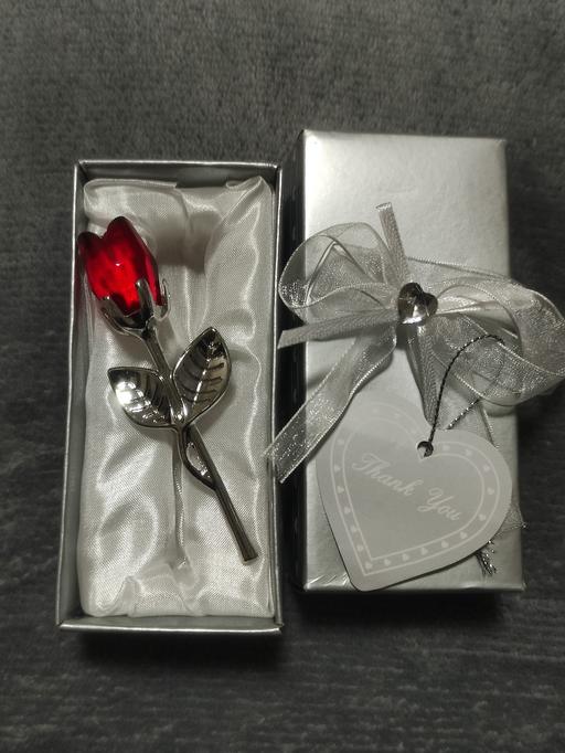 Buy & Sell Grafton Street Industrial Estate West Northamptonshire - Photos for Small crystal glass rose flower