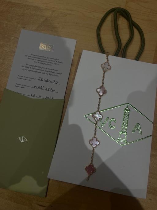 Buy & Sell Woodside Park North London - Photos for van cleef and arpels rose gold and pink bra