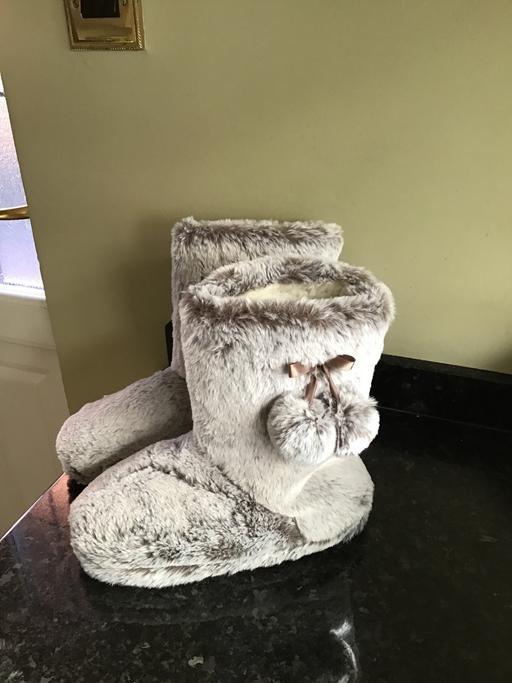 Buy & Sell Ravenstone North West Leicestershire - Photos for New Slippers 5/6