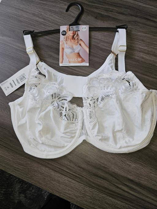 Buy & Sell Blackburn Blackburn with Darwen - Photos for M&S bras x2 white and purple 42dd