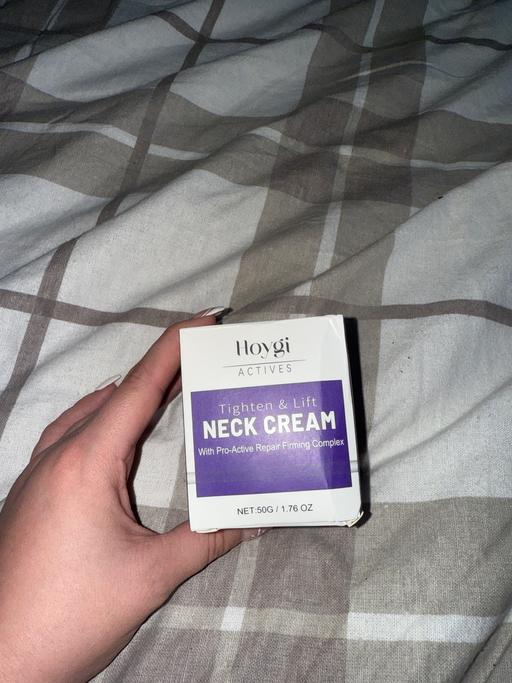 Buy & Sell Leamore Walsall - Photos for Tighten and lift neck cream