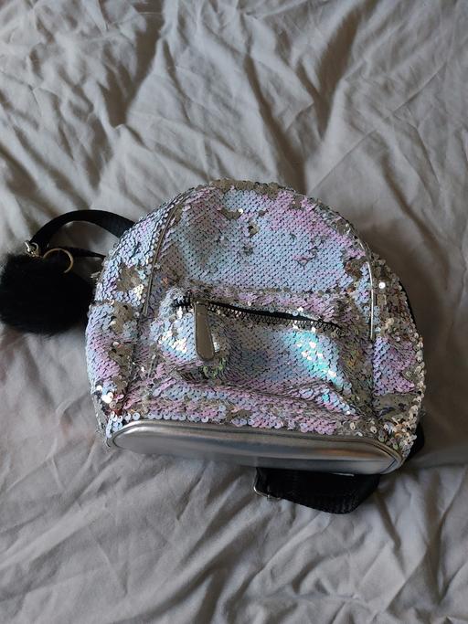 Buy & Sell Chapeltown Sheffield - Photos for girls backpack with a keyring pom pom