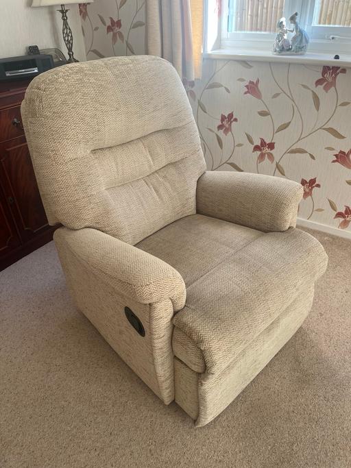 Buy & Sell Newton-Le-Willows Saint Helens - Photos for Sherborne Recliner Armchair with Footrest